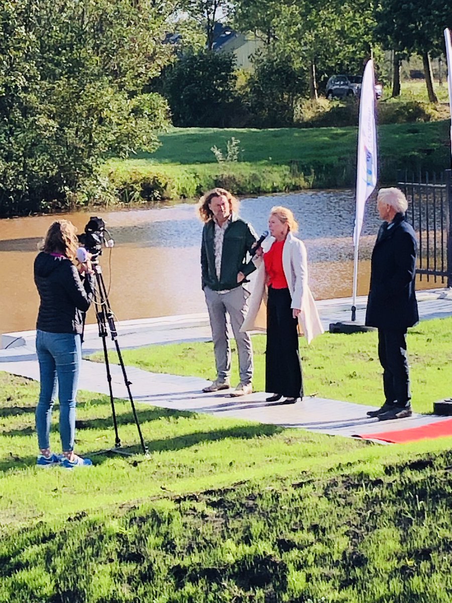 ottovdgalien's tweet photo. Zojuist heeft collega @vandehulsthof gemaal #Ryptsjerk geopend in het bijzijn van o.a. @avine_fokkens, @klaasagricola en @TytsyW. @wetterskip https://t.co/Nh5t5En11d