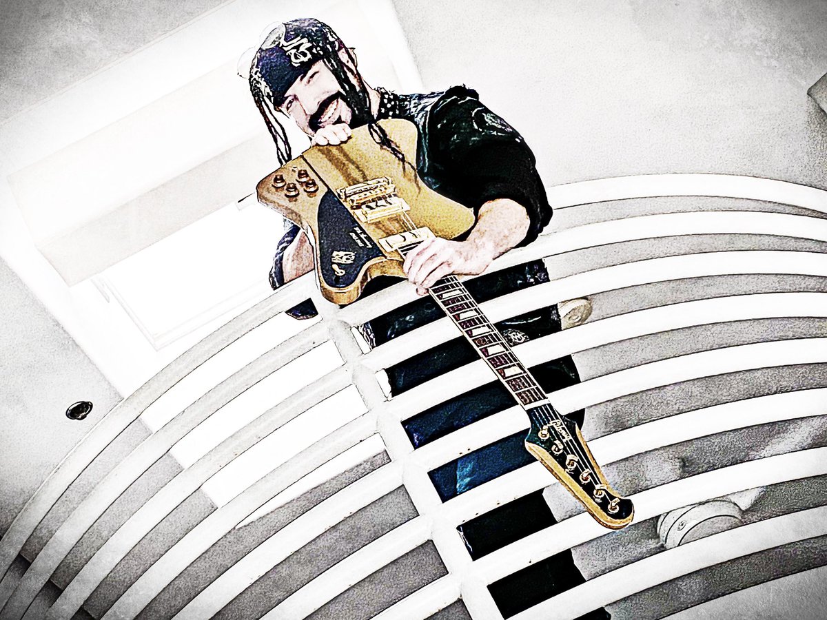 B careful in how U judge people. Feeding in2 UR ego as high above others is challenging karma 2 teach you humility. Practice empathy #humble #empathy #love #compassion #understanding #inspire #motivate #life #doitright #growth #Mindset #relationships #Thankful #positivity #faith