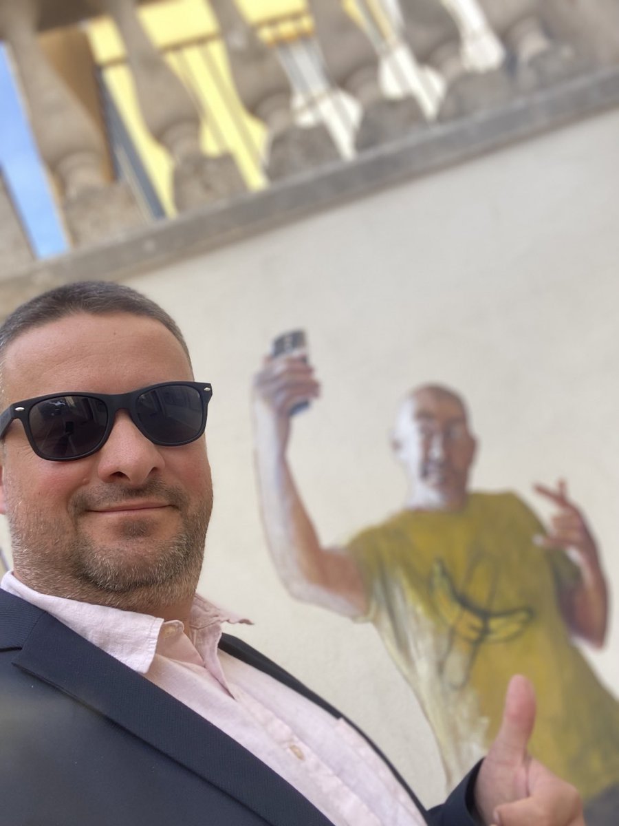 Campanella061's tweet photo. J’♥️ ma Ville #Mouans #j♥️maville #selfie #dessinsauvage #selfie2 https://t.co/Ic8OYxpt2p