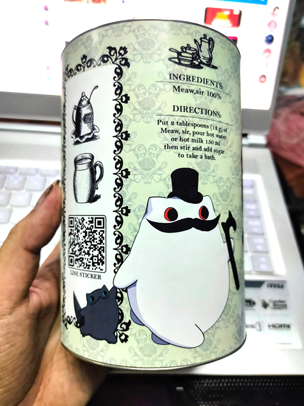 Gentlemeaw and Lady Hime will be shipped soon ✨ (just waiting for sponges). The design of package is based on a tea tin box.
(Photo by Mondlicht) 
