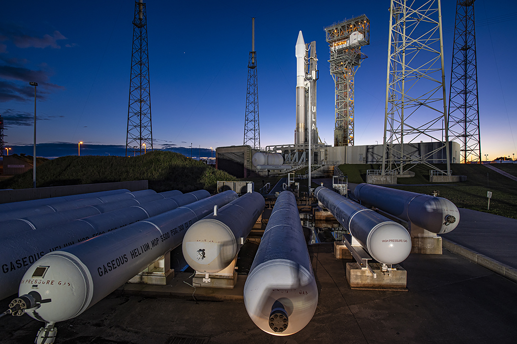 LaunchPhoto's tweet photo. Atlas V rocket on the launch pad, ready to launch NASA's Lucy probe, the first to explore the Trojan asteroids. Liftoff is set for 5:34 a.m. EDT Saturday. (ULA photo) https://t.co/UepBmZvvWX