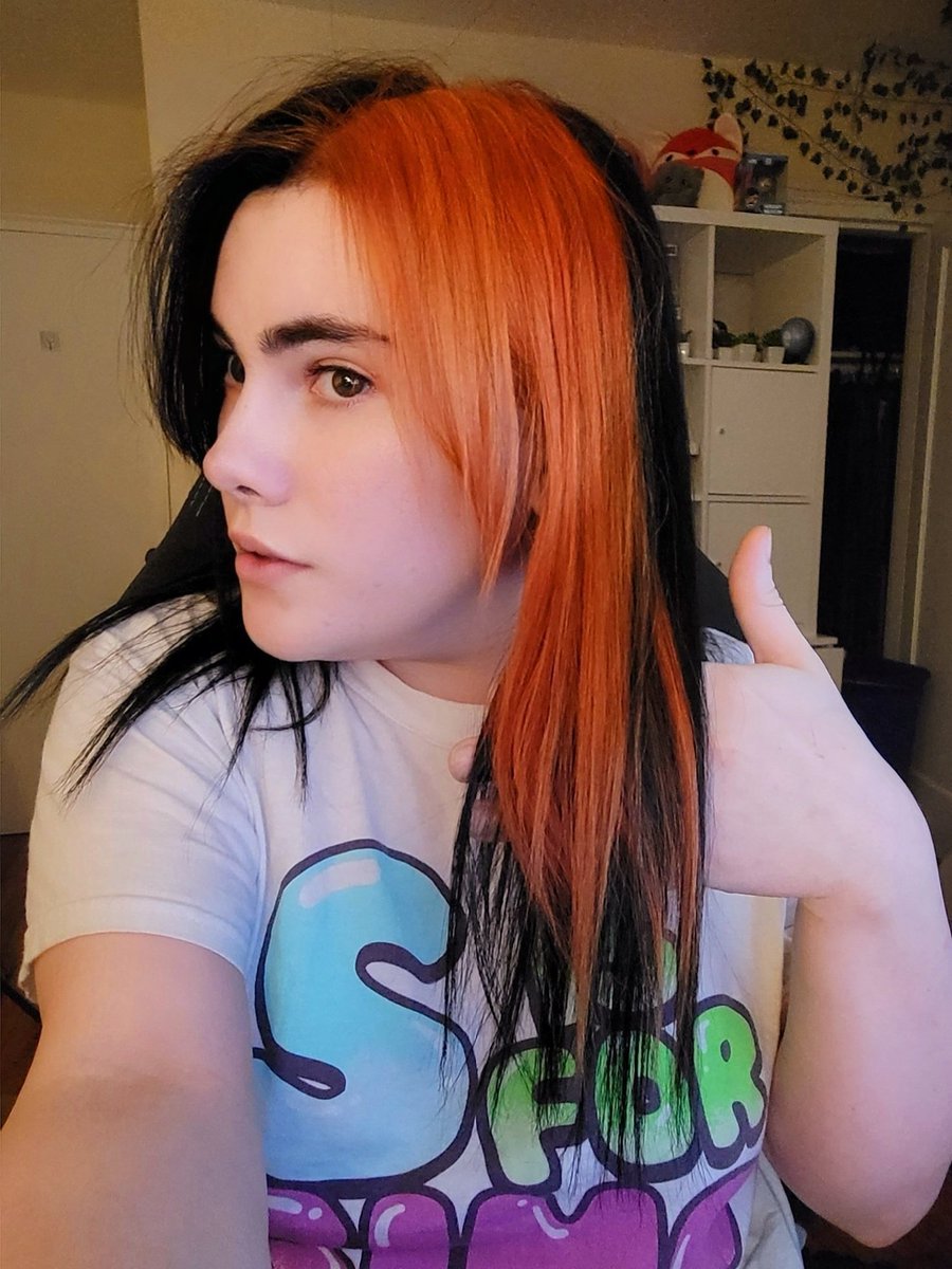 TorianaBee's tweet photo. New hair :) https://t.co/lhs2iQ4Jk9
