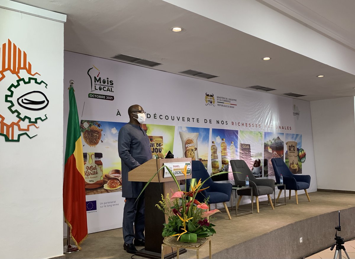 commercebenin's tweet photo. Intervention du représentant résident de #UEMOA #YawoviBATCHASSI sur les événements du mois de la  consommation locale au #bénin #wasexo #consommationlocalbj https://t.co/3suvcAz6dq
