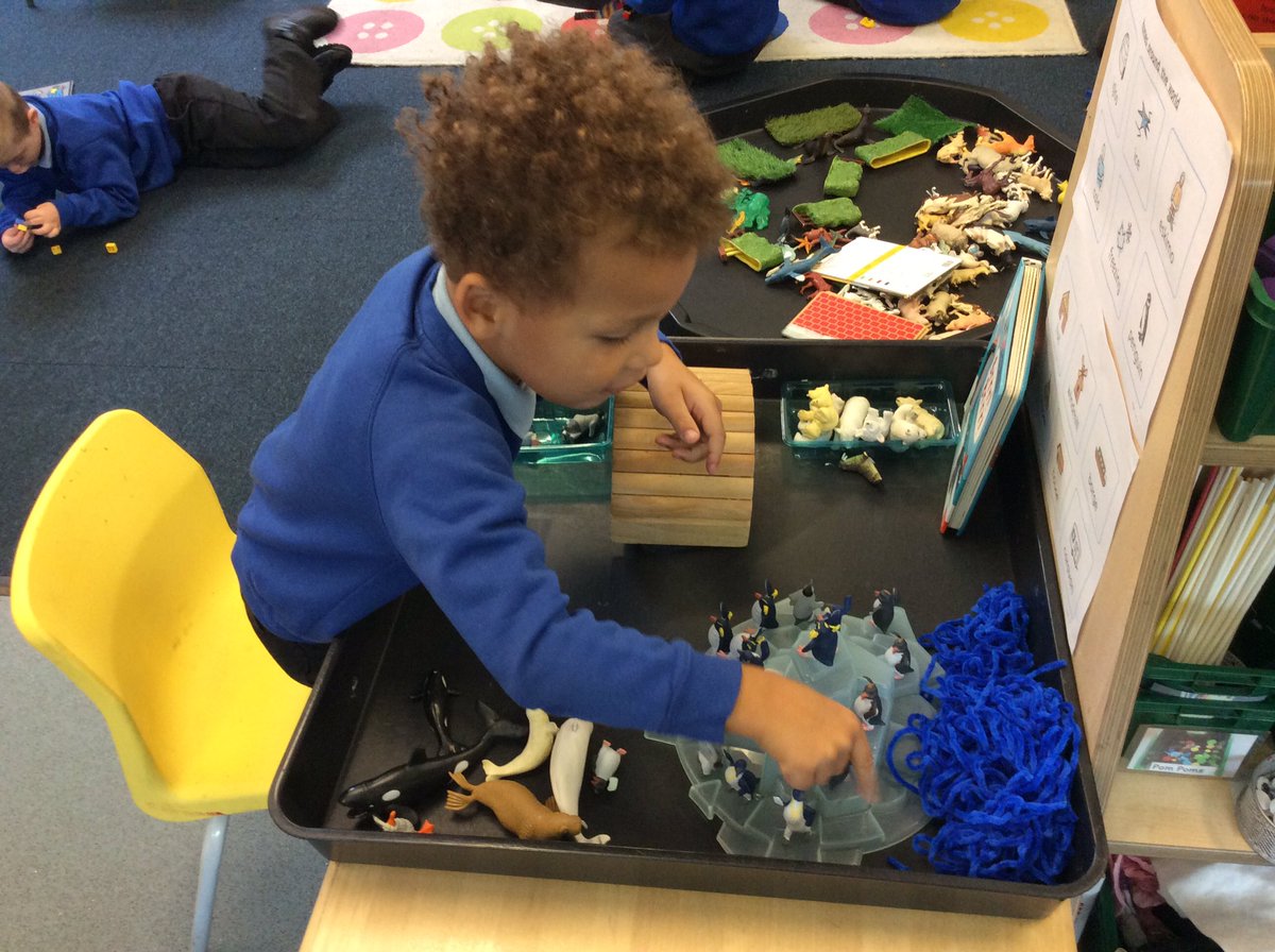 DahlAlt_HT's tweet photo. We investigated what ice felt like and now there are lots of marshmallows on the table.  I wonder what we are going to make? https://t.co/bLmJBvtlF8