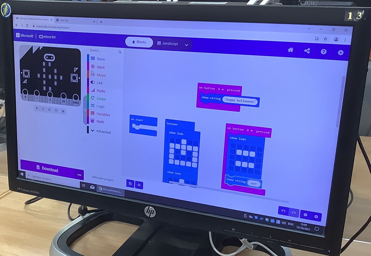 TechnologyDHS's tweet image. Year 4 students enjoyed today&apos;s #halloween 🎃edition of #CodingAndRoboticsClub in their halloween outfits!  They used the #microbits to code #spooky halloween 🦇 messages and music! #WeLoveCoding #coding #robotics