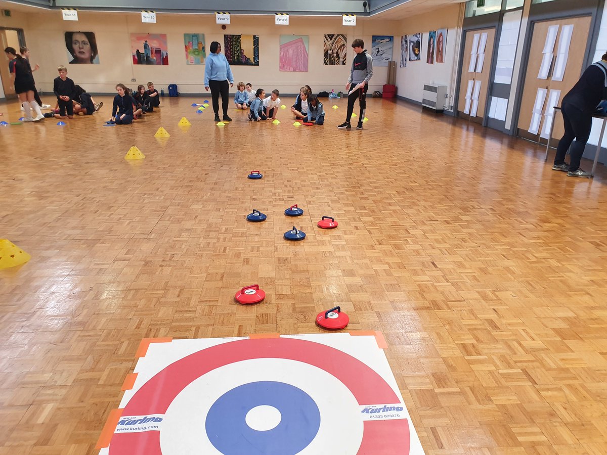 OldfieldSL6's tweet photo. The #invictus festival of sport @AltwoodSchool on Thursday was certainly a highlight of our sporting calendar with 2 new sports; #DangerBall and #TargetRun and some more #Kurling just to top off the wonderful experience #somuchfun https://t.co/Fd55V9mNOh
