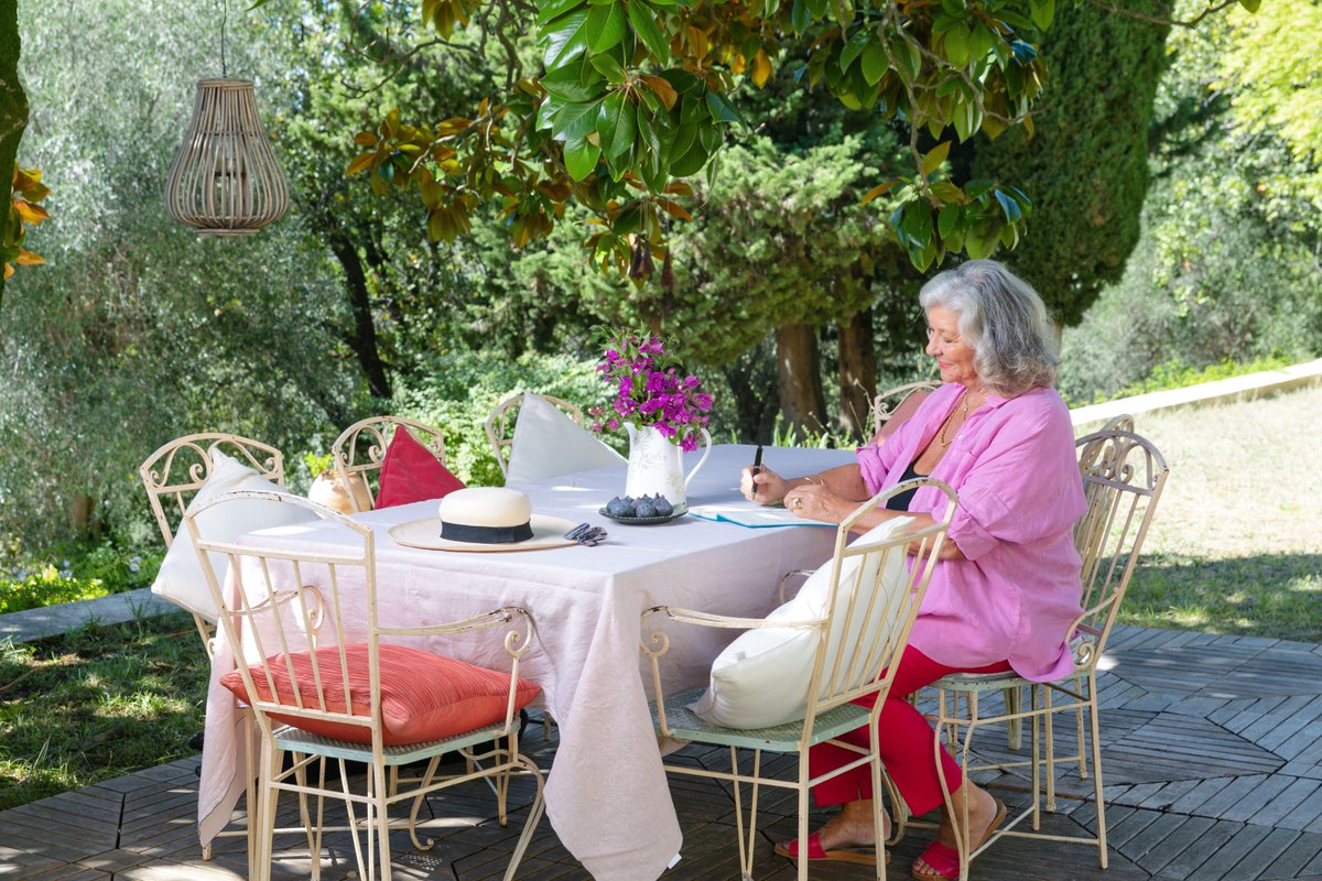 Carol Drinkwater tweet media