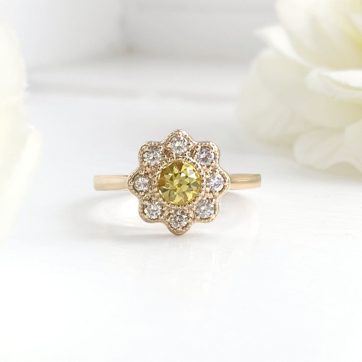 DanasGoldsmith's tweet photo. This mesmerizing yellow sapphire and diamond ring was imagined with inspiration flooding from family ties. “I now have both sides of my family represented in one gorgeous ring. It really means a lot to me.” Let us tell YOUR story.
#designsatdanas #customdesign #customjewellery https://t.co/waQxpqECD1