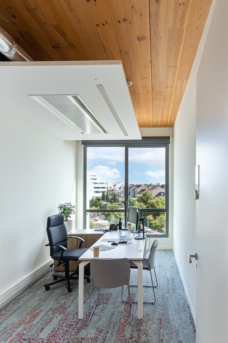 [#Inauguration] du nouveau siège de #Podeliha à Angers.

L'équipe Moswo missionnée pour réaliser le #DesigndEspace et la #signalétique sur ce projet est présente !

Retrouvez le détail de cette réalisation sur notre portfolio : moswo.com/project/podeli…

#designersengagés