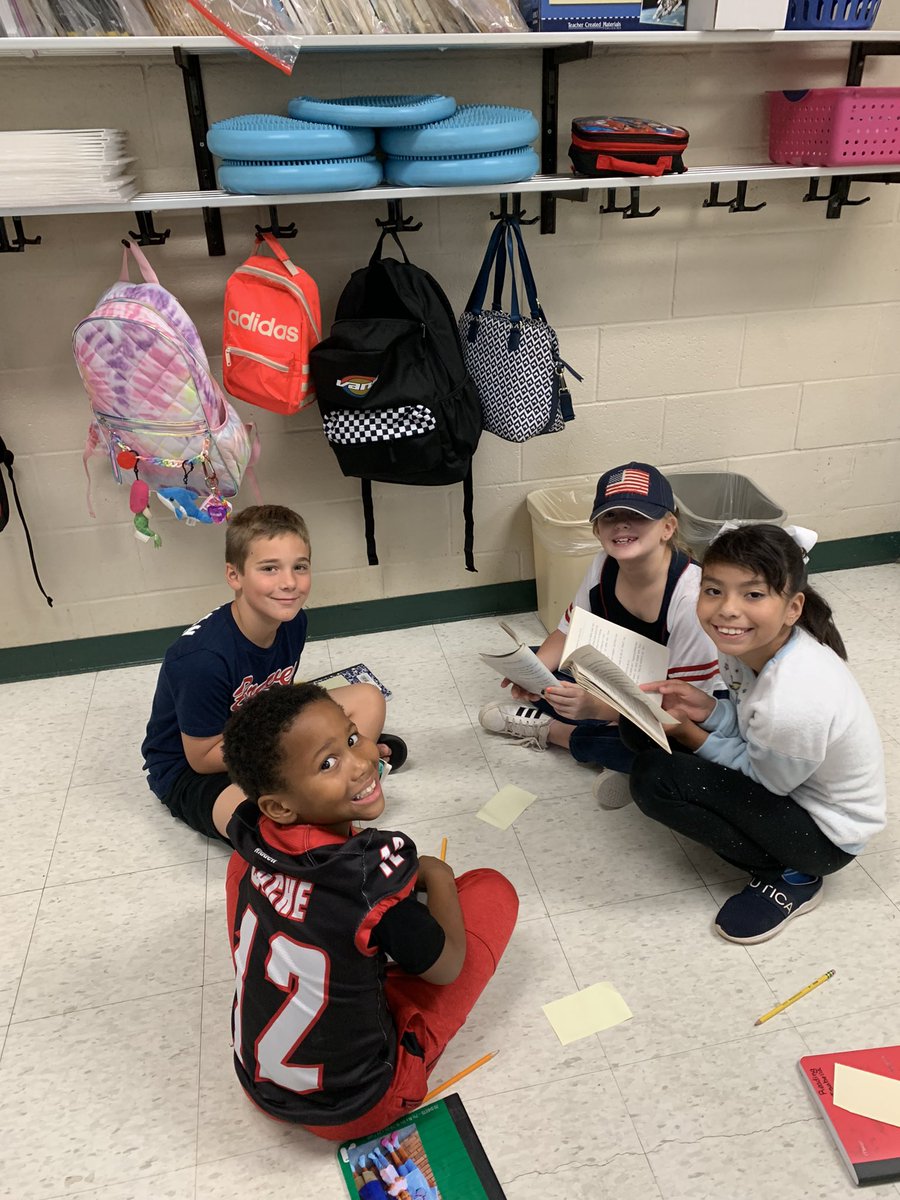 MTAPhillips's tweet photo. A little book club magic taking place this morning! https://t.co/vyxk7Ftkzu