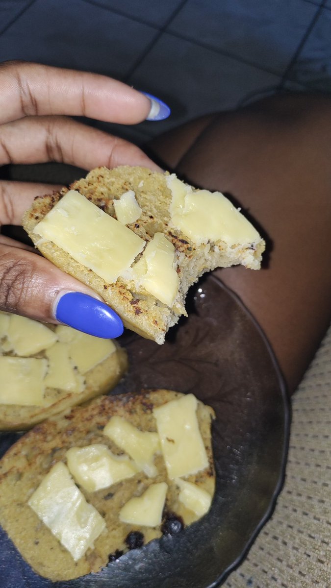 ribena_marina's tweet image. Plantain bun and cheese
#kitchenexperiments