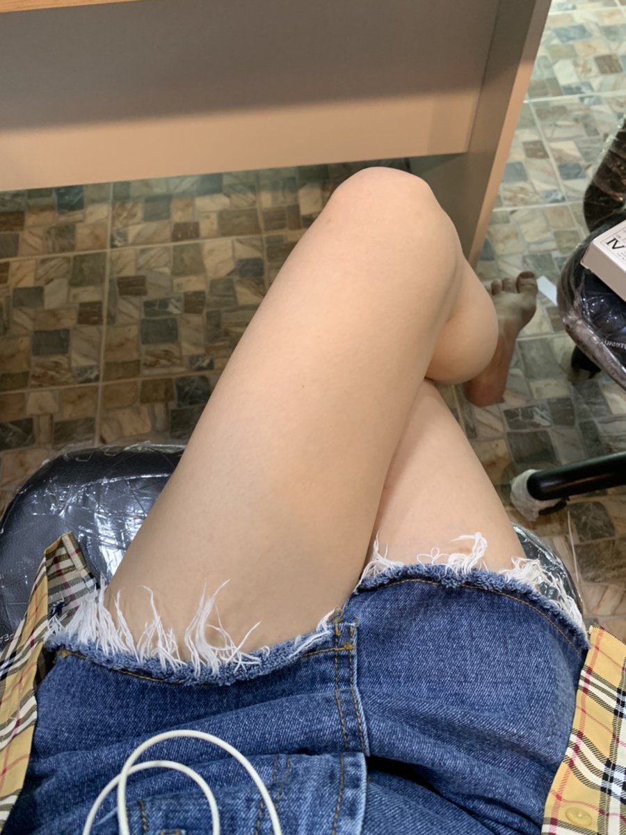 ฝนตกแบบนี้​ อยากแก้ผ้าเดินเล่นจัง
ถ้าทำได้​ ทำจริงๆ😊