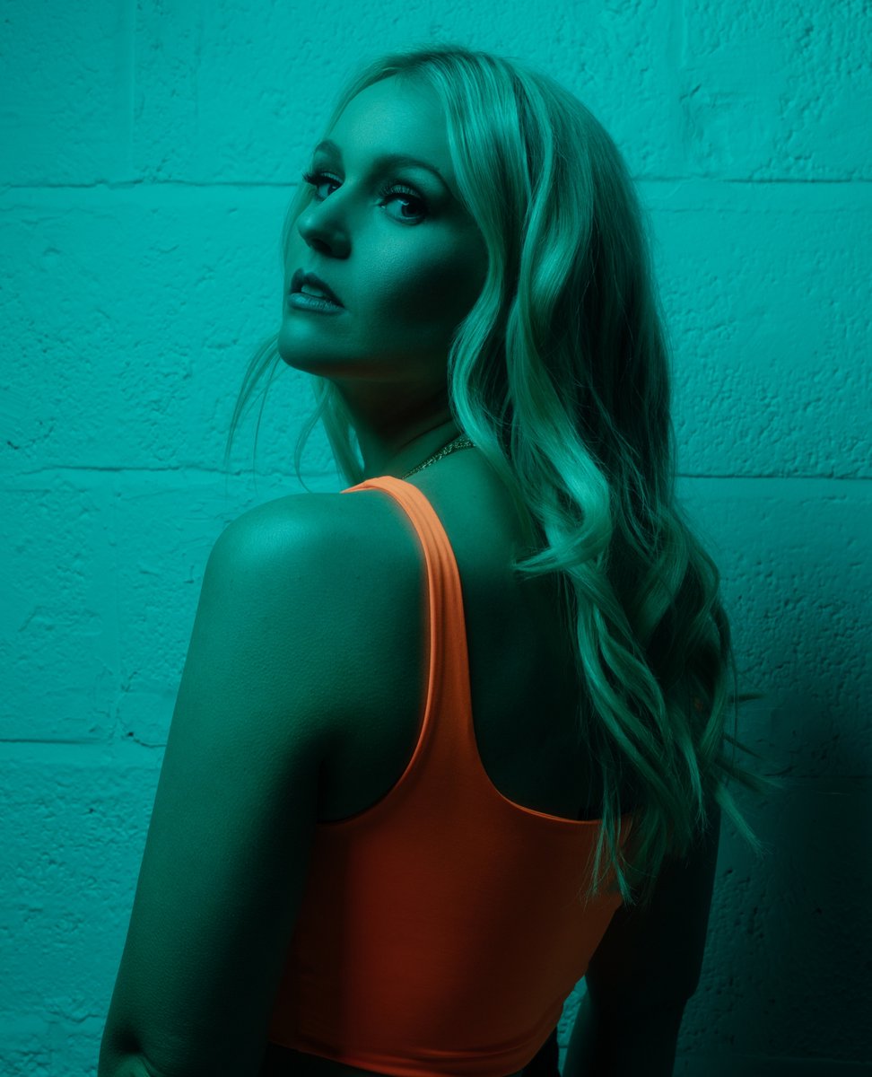 infectiouspr's tweet photo. Featuring in the @Attackmag1 Q&A series, @AliStoryDJ shouts out: @Camelphat + @_Elderbrook / @mrbobodenkirk / @MarisaPeer / @Apple Logic Pro + even @Udemy 🙌
Full article https://t.co/uMr2DkApXf
#womeninmusic #musicindustry #musicnews #attackmagazine #dancemusic #musicmarketing https://t.co/Ad6ZQ0yEh3