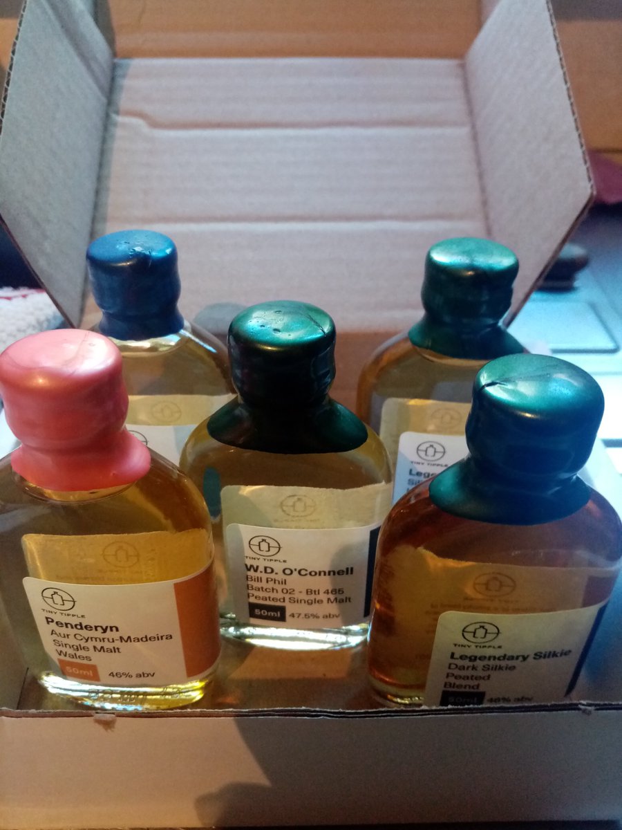 No drama drams courtesy of <a href="/tinytipples/">TinyTipple</a>. It's "thanks" for now, it'll be "cheers" in a while 🥃🥳 👍🏽