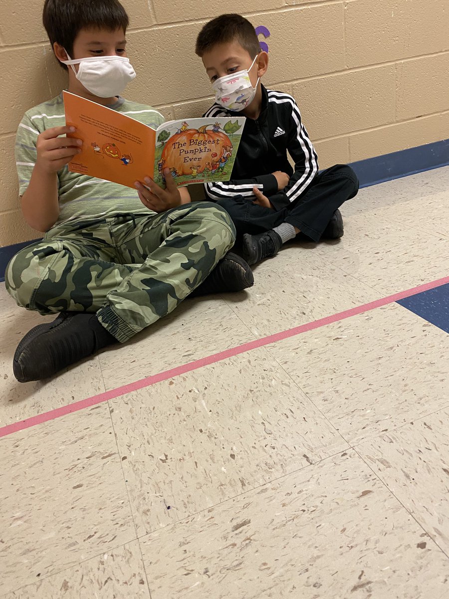 Happy Friday! Reading Halloween books with <a href="/madeline_aliff/">M. Aliff</a> and our kinder buddies! <a href="/NISDOHT/">Oak Hills Terrace ES</a>