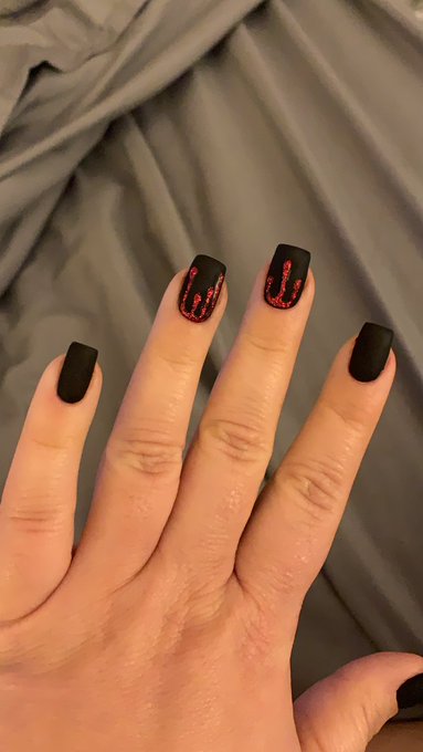 Halloween nails https://t.co/1XwMKysQ2k
