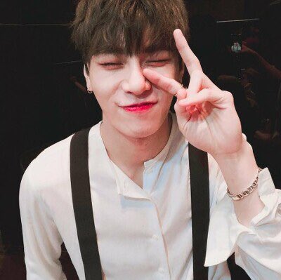 jbj_bb's tweet photo. 상균이 오늘도 잘 지냈오?
밥은 잘 챙겨먹었지??
우리규니 오늘도 좋은하루 보냈길 *_*
오늘도 많이 사랑해 ❤️
이뻐쥭겠오종말 https://t.co/unsSwzZ6N5