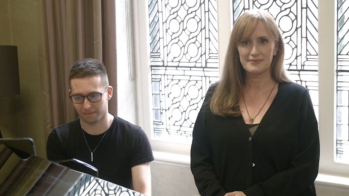 WhatsOnStage's tweet photo. Watch Jenna Russell and Connagh Tonkinson perform "Stars and the Moon" from Songs for a New World https://t.co/K1lvbAos6V https://t.co/NPWyWASaDu