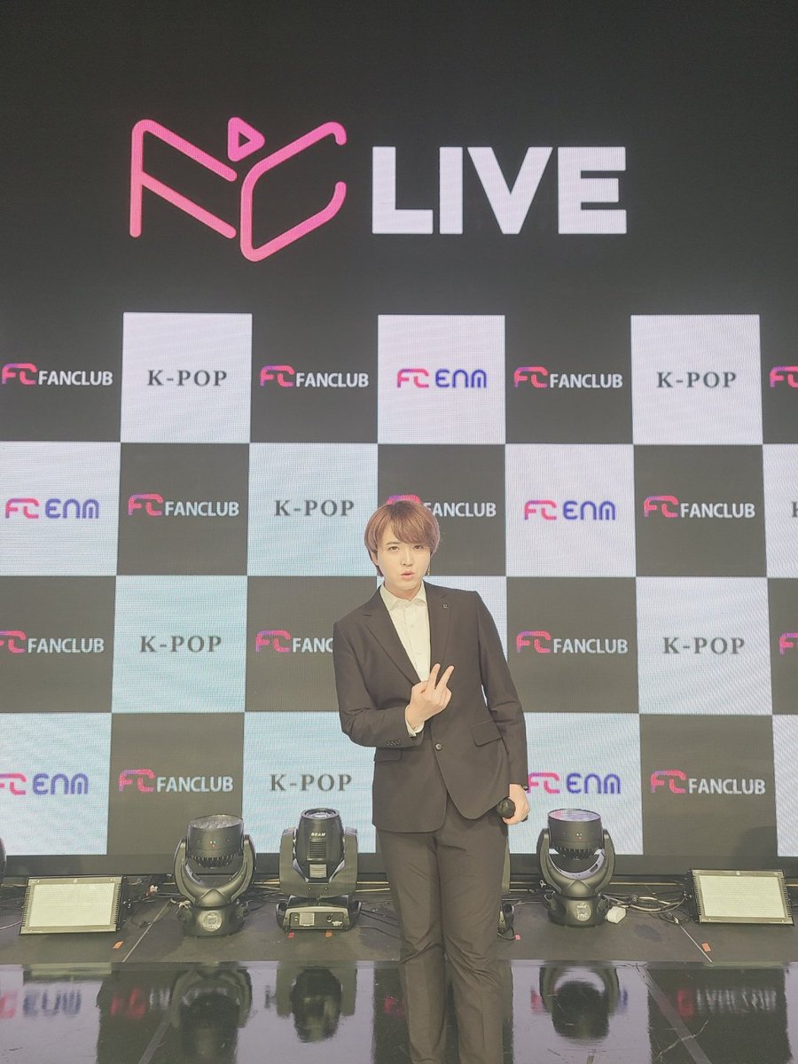 FCLIVE_official's tweet image. 〈#ZETH ONLINE FANMEETING〉
ステージ写真が到着しました‼️📷
明日も公演がありますので
沢山のご関心をお願いします🌈🎈

#TARGET #타겟 #제스 #ゼス #FCLIVE