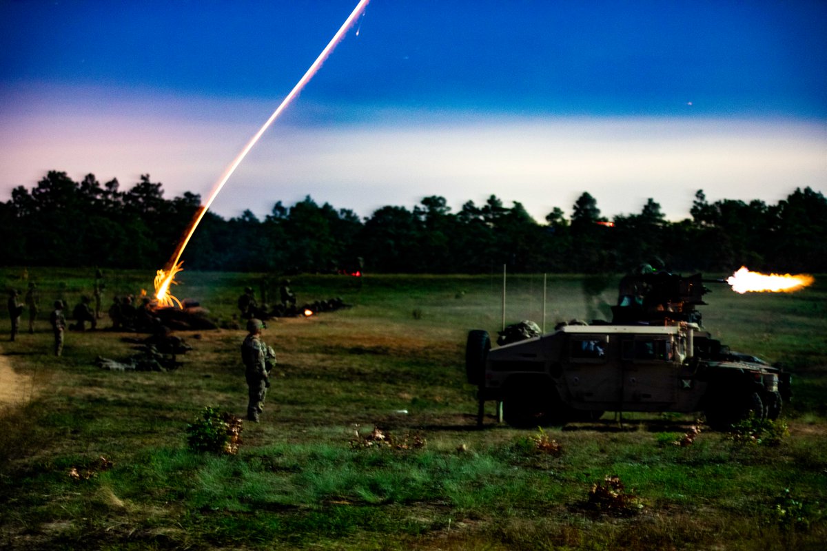 82ndABNDiv's tweet photo. Paratroopers from @PantherBrigade own the night during their Combined Arms Live-Fire Exercise. Our Paratroopers remain ready to deploy, engage, &amp; destroy the enemies of the U.S. with no notice, anywhere in the world in 18 hours or less
#18HoursAnyWhereAnyTime #AATW #LGOP #CALFEX https://t.co/u4AL9JHRbS