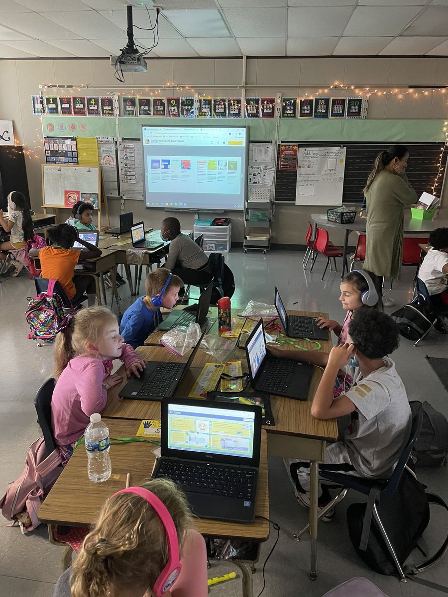 TechCoach513's tweet image. 🔸Week in Review🔸Loads of fun with @BookCreatorApp @fcsdsouth Looking forward to seeing &amp;amp; reading some kid-authored books in the coming weeks! #techtime