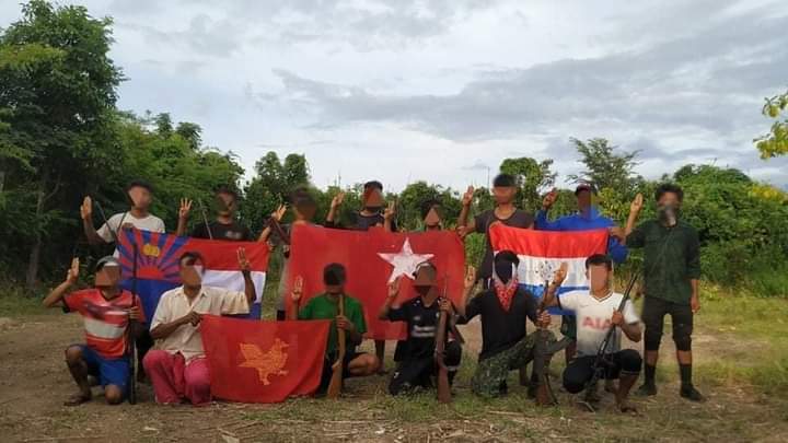 miN13700's tweet photo. Htantapin PDF Week 1 trainees including multi-ethnic group, representing Taungoo District, Bago Division, completed its military training on October 15 &amp; promised to eradicate fascist military council.

#HelpMyanmarIDPs
#Oct15Coup 
#WhatsHappeningInMyanmar https://t.co/dWz0RuovhP