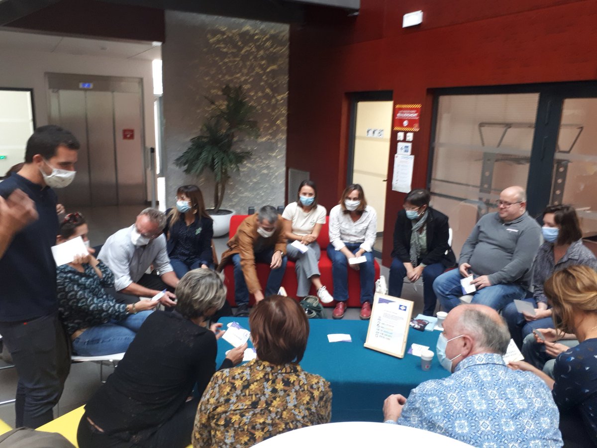 Temps d'échange et de jeux de rôle lors de la #YESSCamp 
👉 mieux coopérer  pour créer et développer des projets d'innovation sociale sur mon territoire
#coopération 
<a href="/poleREALIS/">Pôle REALIS</a> @les_scop  <a href="/sevesaintmartin/">Séverine Saint Martin</a>  <a href="/CRESSOCCITANIE/">CRESS OCCITANIE</a>