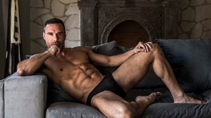 Our FEATURED MALE Star For This Week is Hot Versatile Daddy MANUEL SKYE ! You Can Read ALL About Him