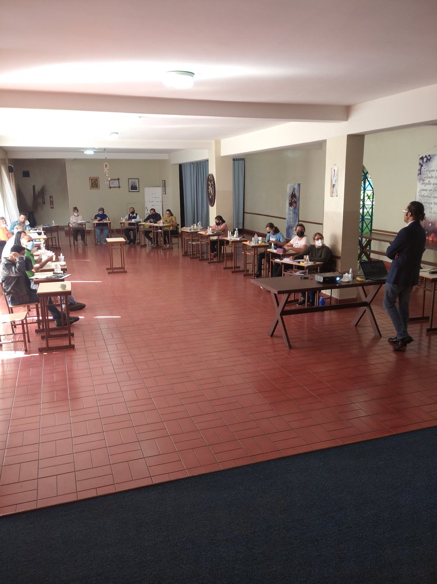 CEVEducacion's tweet photo. #Ahora @Carloscalatrav1 nos habla sobre los desafíos del Pacto Educativo Global, educar en una emergencia humanitaria compleja https://t.co/Omd8IA9LA5