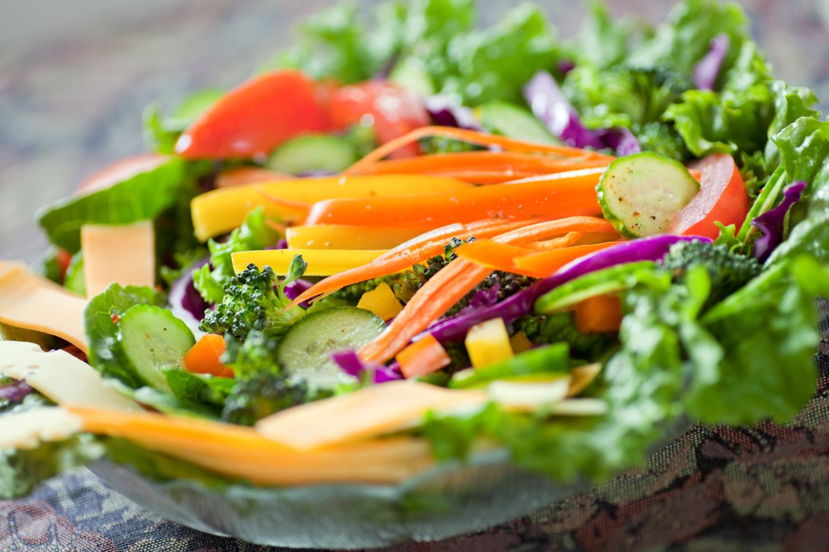ONTProduce's tweet photo. Follow OPMA's consumer platform @ProduceSimple for recipes that provide easy ways to add fruits &amp; vegetables to our diets, to learn about the health benefits of fresh produce &amp; for information about how various commodities get from field to plate! #CelebrateFresh #IYFV2021 #WFVD https://t.co/1UWb8sceIf