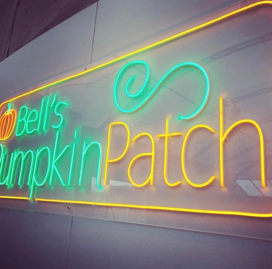 nfum_sleaford's tweet photo. We are proud to sponsor Bells Pumpkin Patch 2021.
Open 16th-17th and 23rd-31st October π
#NFUMutual #bellspumpkinpatch
https://t.co/uqwtgwp4MT https://t.co/1TQqqbS4Ow