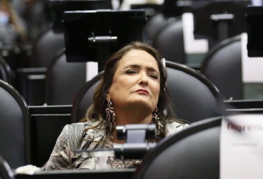 Buenos días <a href="/PatyArmendariz/">Carmen Patricia Armendáriz</a> ☀️
¿Ya le amaneció o “5 minutitos más”?