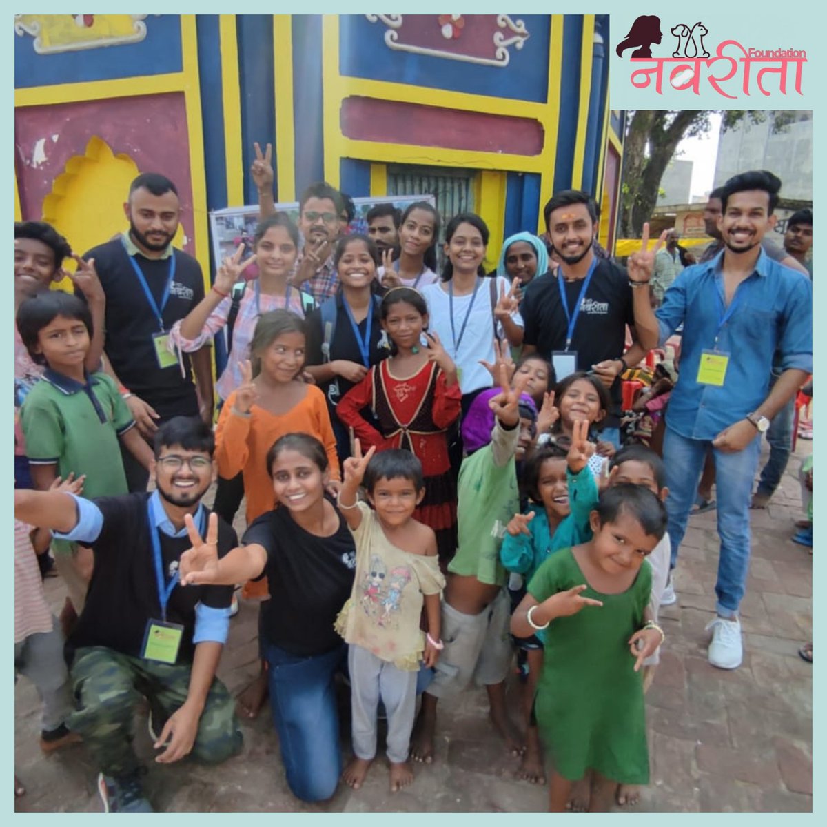 NavreetaF's tweet photo. Team Navreeta held a Clothes Drive at Chinhat area where clothes collected by them from people were given to poor families to make their life a bit easier and comfortable. 
We would like to thank the entire team and everybody else who supported and helped us in this endeavour. https://t.co/jzEUFtgOR0