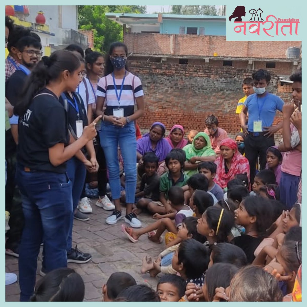 NavreetaF's tweet photo. Team Navreeta held a Clothes Drive at Chinhat area where clothes collected by them from people were given to poor families to make their life a bit easier and comfortable. 
We would like to thank the entire team and everybody else who supported and helped us in this endeavour. https://t.co/jzEUFtgOR0