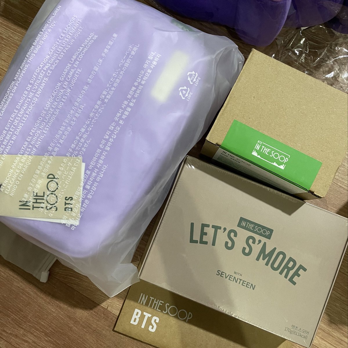bsidemarket's tweet photo. hello~
just in time for in the soop! βπ»
here are some of the items that arrived today! weβll send out email confirmations this weekend.
thank you! π€π
#bside_updates https://t.co/km7mcquHBQ