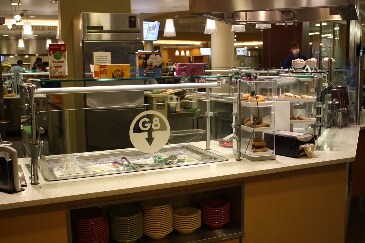 xavierdining's tweet photo. Eating healthy is a G-8 way to start your weekend. 😋
-
-
-
#g8 #healthy #station #caf #justicehall #yummy #xavierdining #xavieruniversity https://t.co/egnTQFnHdq