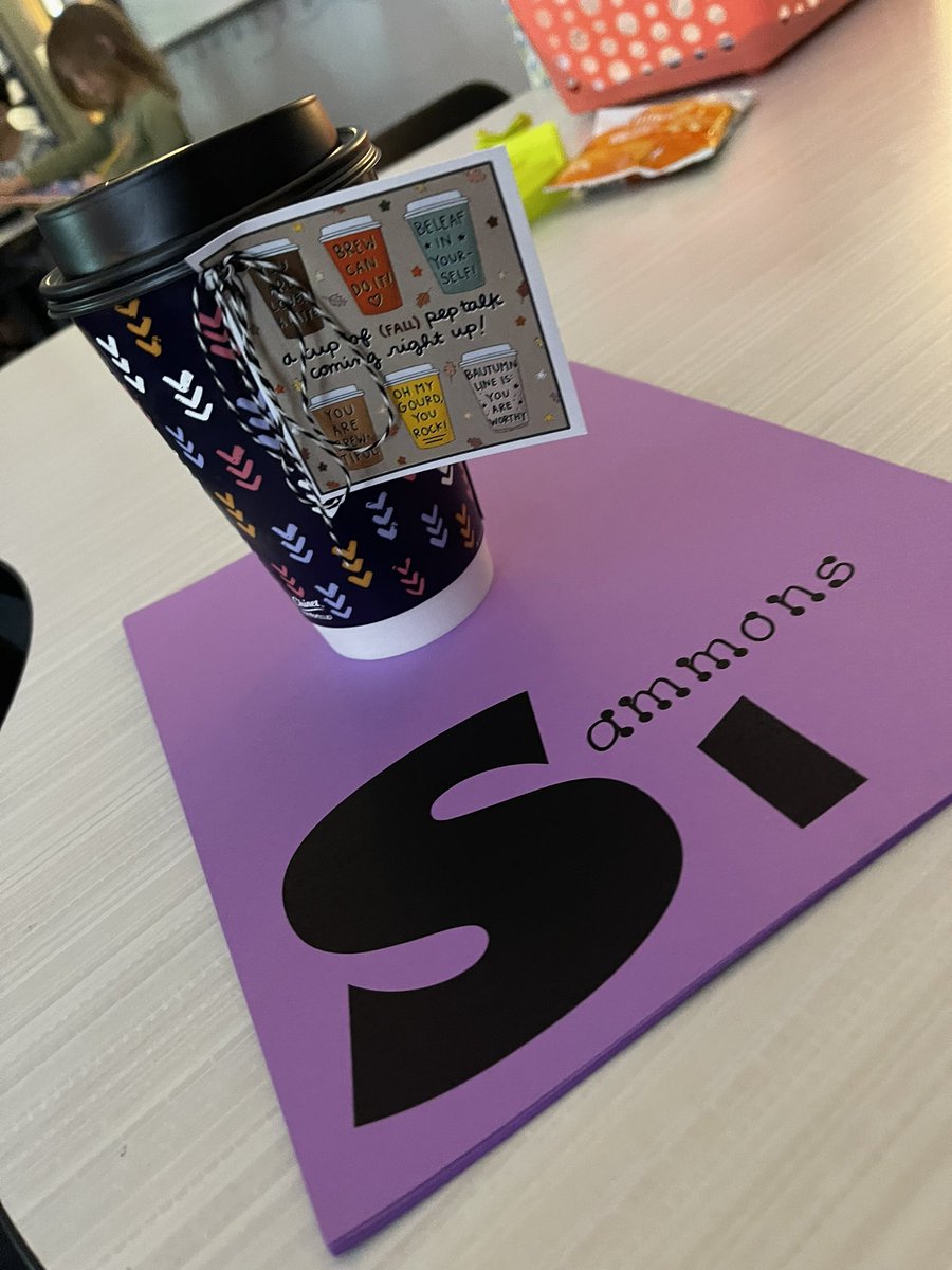 7HillsSammons's tweet photo. Who has the best Admin?! @7HillsNISD does!!! They are treating us on Boss’s Day! #bossday2021 #StaffEncouragement #7hillsLEADS @7HillsBlackburn  @KAustinLeads #cutecups https://t.co/nDDbC00gbp