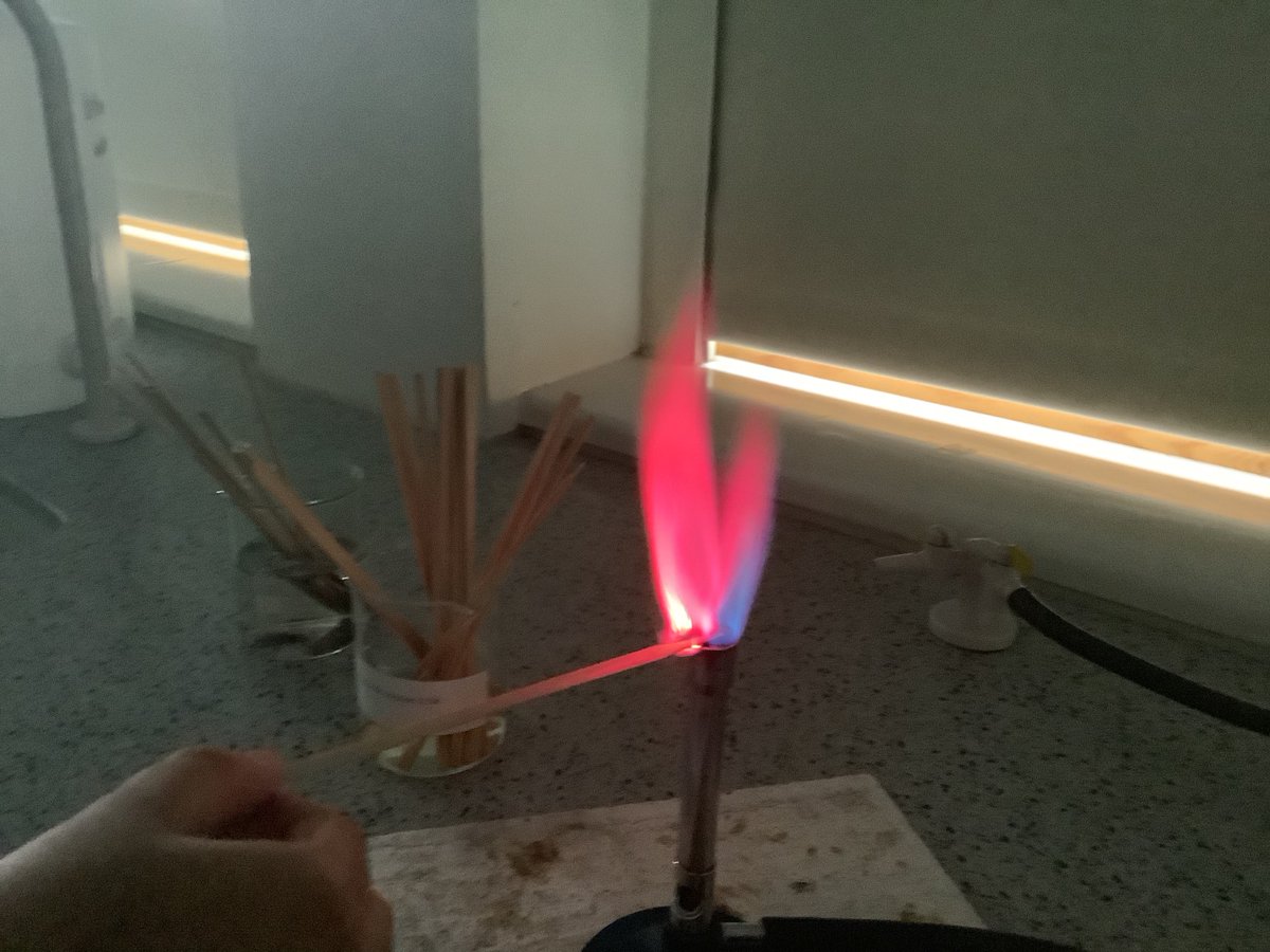 LboroHSPhysics's tweet photo. Our #Year7 pupils have been having fun in science with their Forensics topic.  Using microscopes for fibre analysis, flame testing metals and learning all about Luminol! #science https://t.co/IsIFuQPfpp