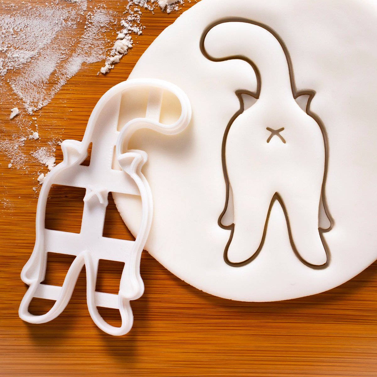 Bakerlogy's tweet photo. If you've got it, flaunt it! 🐱
.
.
.
#kittybutt #kittybutts #catbutts #catloverscommunity #catloversclubs #cattreats #catbiscuits #catcookies #catcookie #catlovergifts https://t.co/WXb1ufeLjP