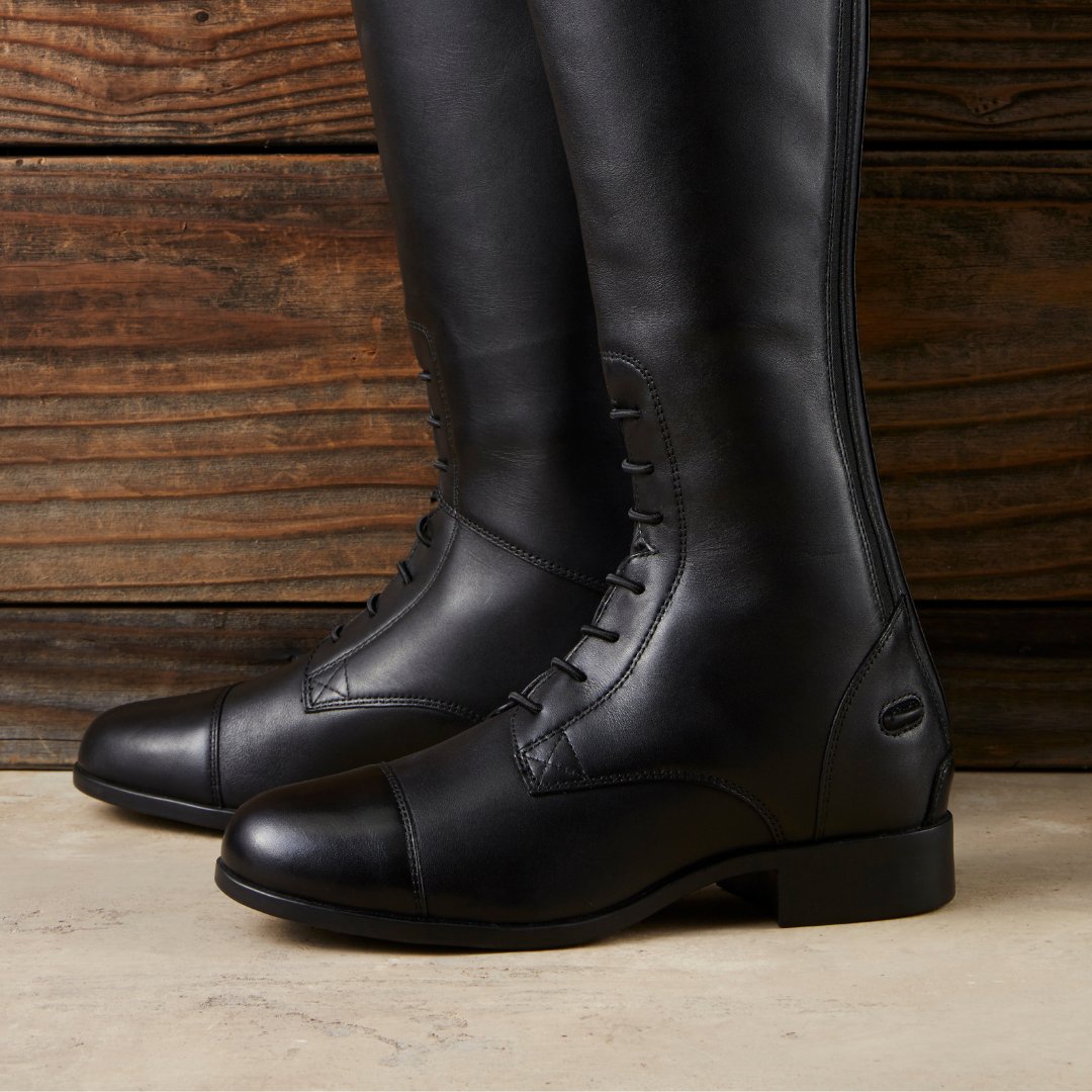 Elegance in every detail 💎 Ariat Contour ll Field Boot brings style to the show grounds or during practice. 
.
.
.
.
#ariat #ariatequestrian