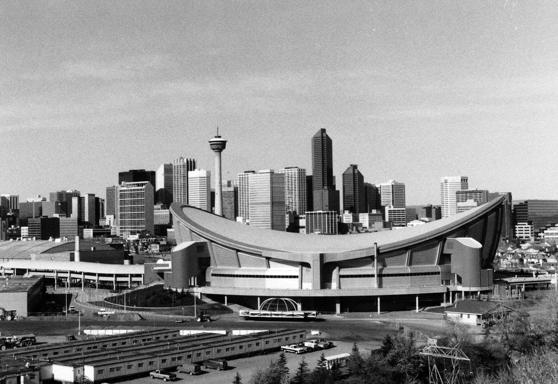 Happy Birthday to the Calgary Saddledome which opened on this day in 1983! <a href="/NHLFlames/">Calgary Flames</a> I've seen many great events there including Crowchild Classic, Flames, Roughnecks, Hitmen (with Bret Hart!) @CSECRKerr, Garth Brooks, Van Halen, and JB (yes I'm a belieber).