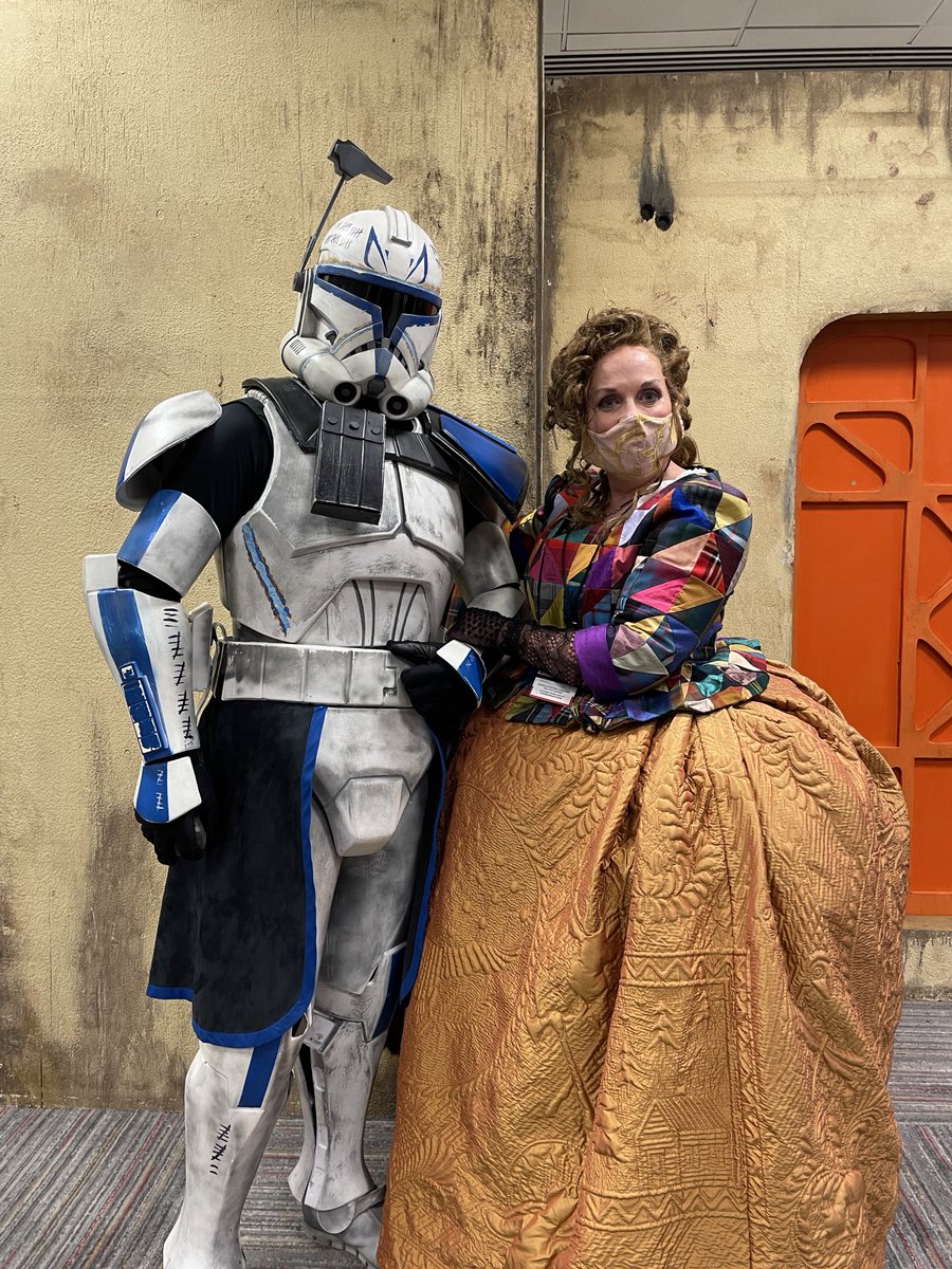 teribiglands's tweet photo. Sassenach on Fraserโs Ridge time traveled to @NY_Comic_Con and was spotted with Clone Captain Rex! #kylanderkouture #clonecaptainrex #cosplay #cosplayers #rexcosplay #outlandercosplay #NYCC2021 @501ECG @Writer_DG https://t.co/Y5zTdzhsuR