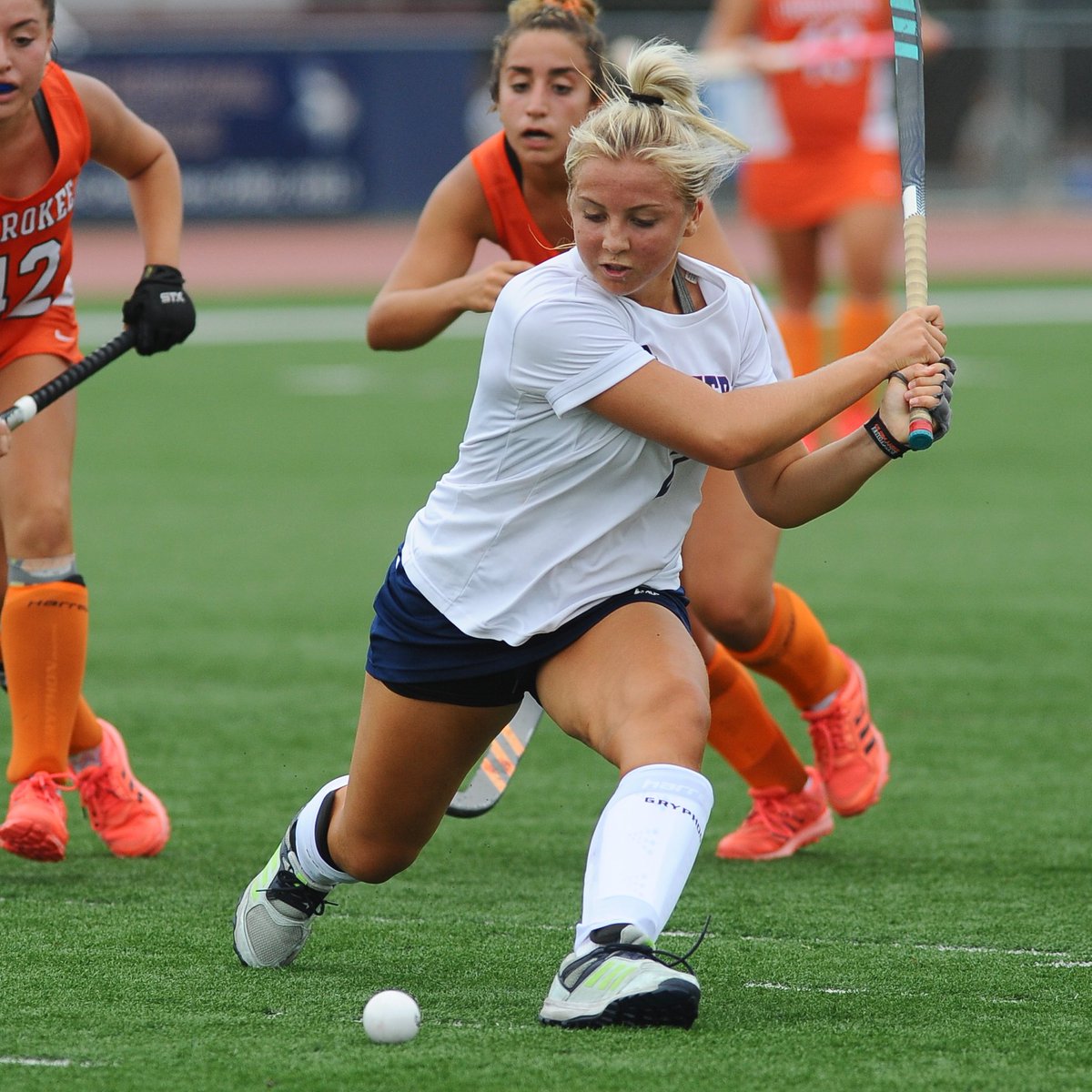 Only one player in high school field hockey history has reached 100 goals in a season. 

N.J. has 2 players ready to join that exclusive club and chase the national record of 124. 

More on Ryleigh Heck's & Talia Schenck's compelling race towards history:
https://t.co/GaqqsZ6CHq https://t.co/7xiWsGM35X