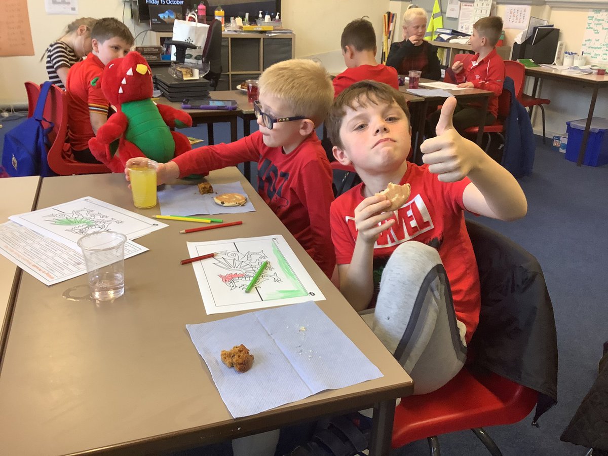 tynywernp's tweet photo. Dosbarth Corwynt have loved celebrating Shwmae Sumae Day! We tried some Welsh cakes &amp; bara brith, listened to Welsh music and coloured in Welsh pictures. @EAS_Cymraeg @ShwmaeSumae @CymraegCampus #wearsomethingred #saysomethinginwelsh https://t.co/lgjQ7V6yrZ