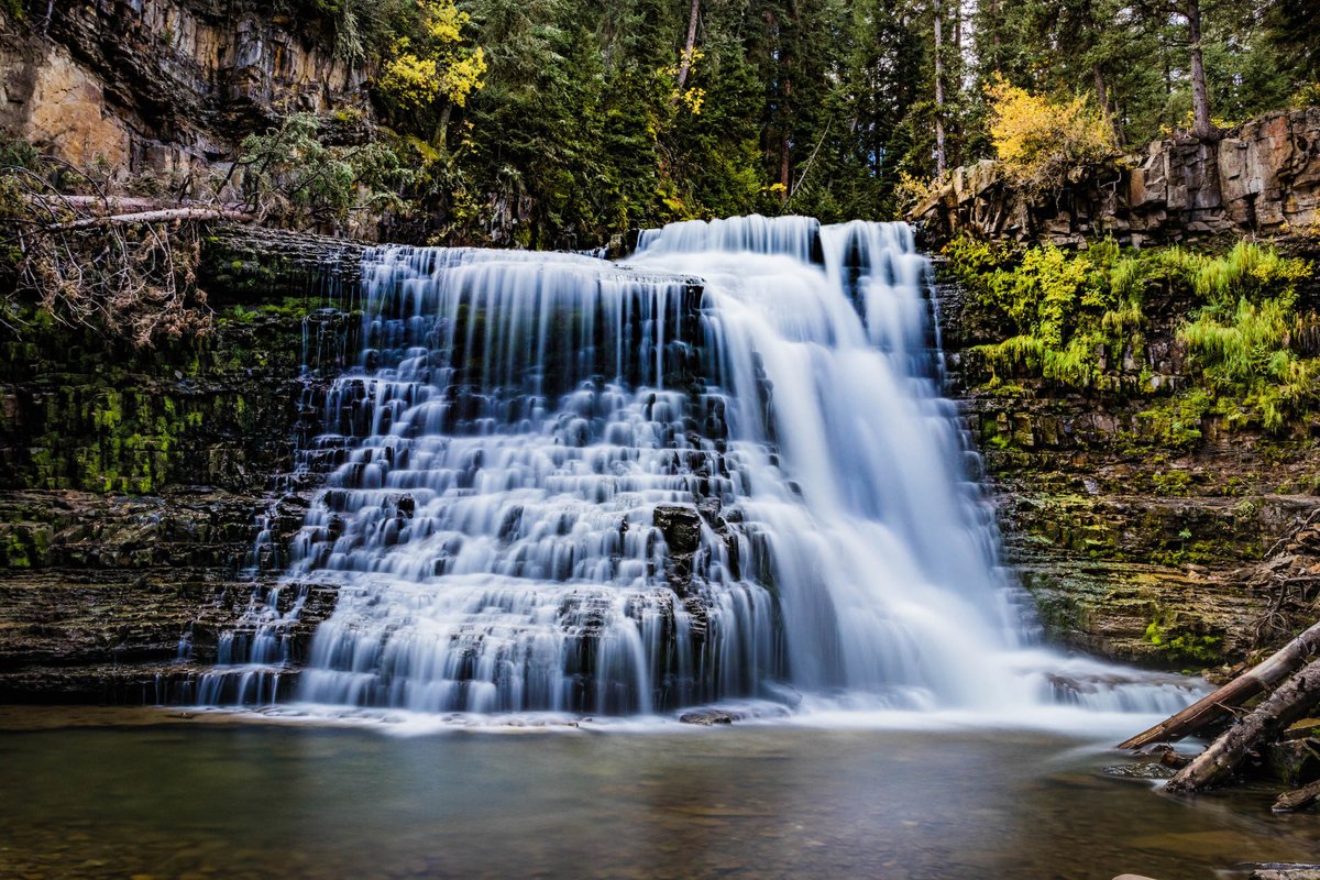 AdventureProMag's tweet image. Research is emerging that demonstrates getting off the couch and reconnecting with the outdoors can have a lasting positive impact on our psychological well-being. 

Read More: bit.ly/3aCSpCn