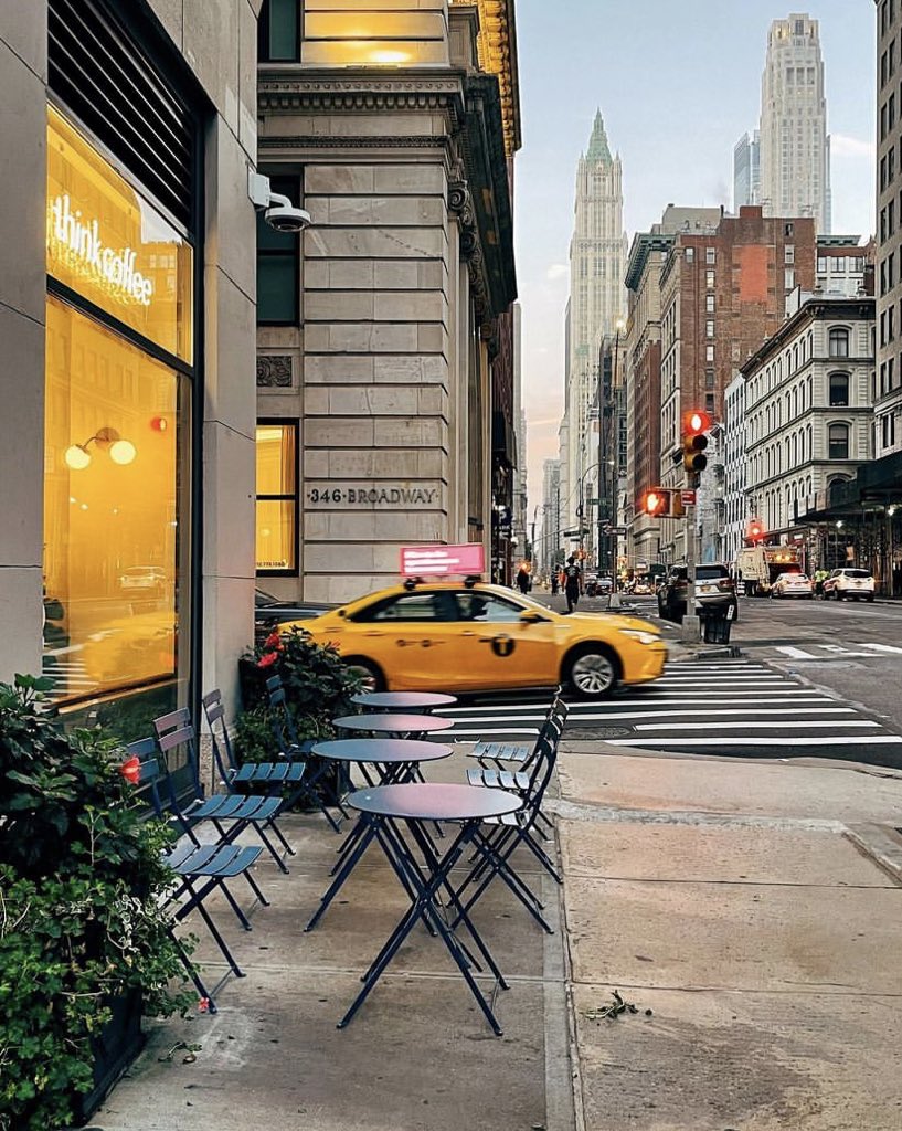 🚨 Breaking 🚨 The US Govt is to end travel restrictions for vaccinated individuals from Ireland, UK &amp; continental Europe from Nov 8, according to media reports. 📷 via iwyndt on Insta. ✈️ 🇺🇸