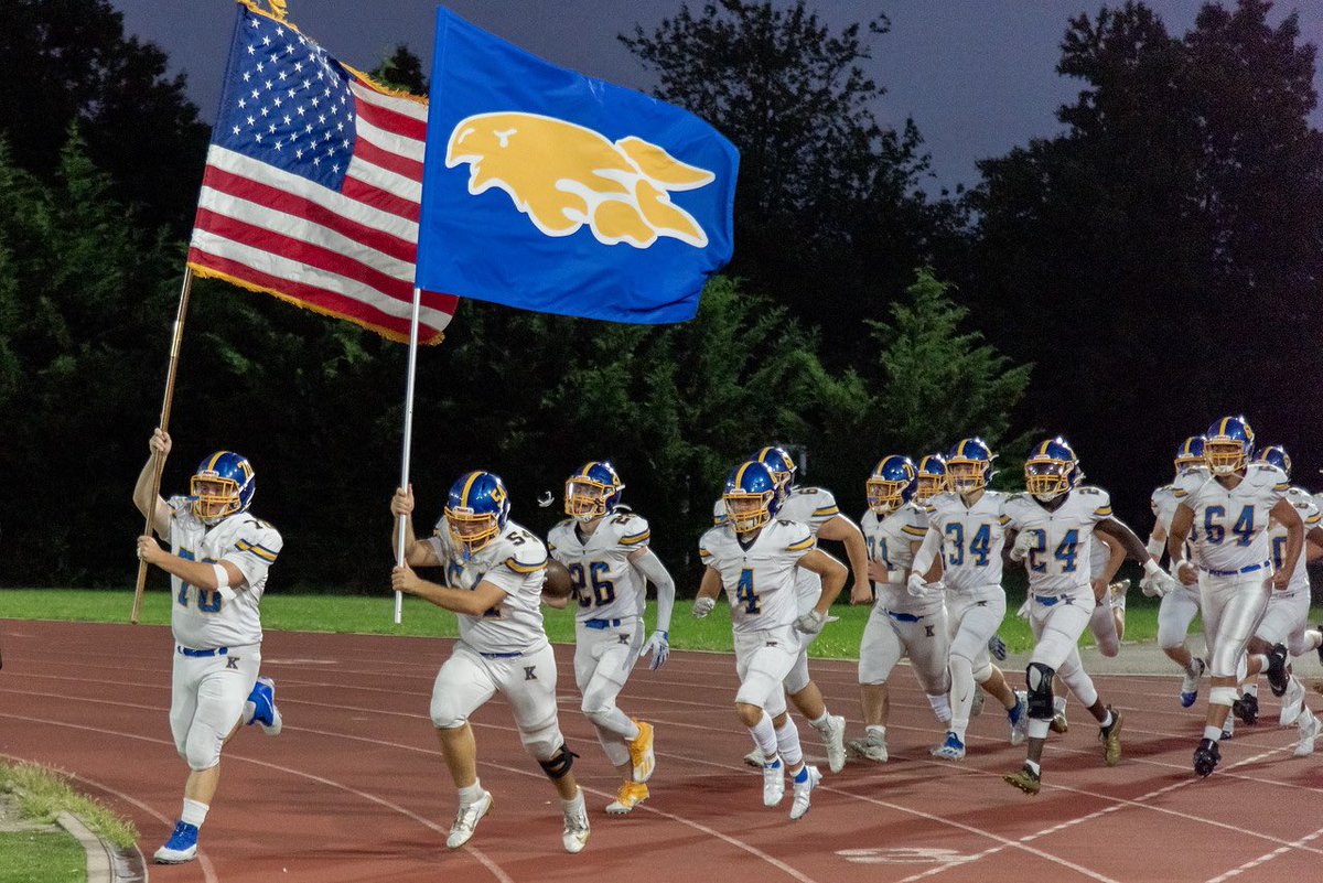 KMHSFootball's tweet photo. 📺🖥💻 Livestream Link for tonight’s 🔥🐥🏈 Game at Monsignor Farrell HS 

⏰ 7:00 PM Kickoff

https://t.co/TSWaldeSLO https://t.co/ePq6pvE1AJ