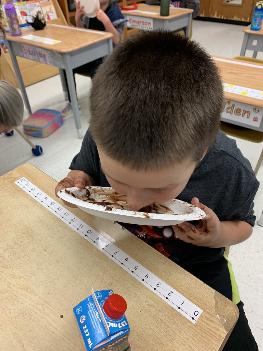 CMcEwenSmith's tweet photo. In our class when food is used as a tool - today we used pudding to print! - we then get to eat it! Lots of engagement and smiles this morning! #Grade1 #SimcoeStars #PrintingPractice #engagement https://t.co/phPZgw84l7