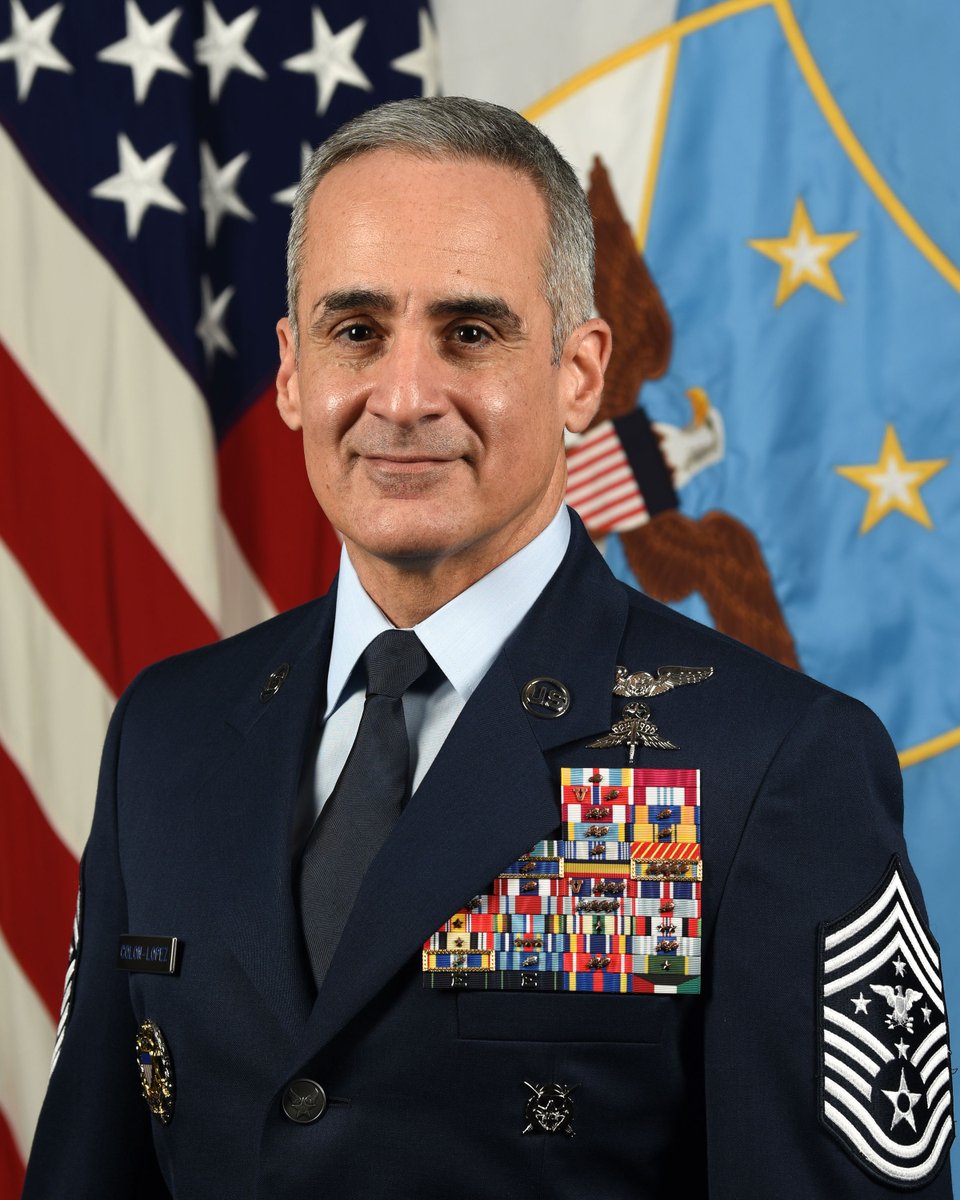 SecDefAustin's tweet photo. On this final day of #HispanicHeritageMonth , I'd like to recognize our very own Senior Enlisted Advisor to the Chairman (SEAC), Ramón Colón-López. https://t.co/W7lwQQgsJn