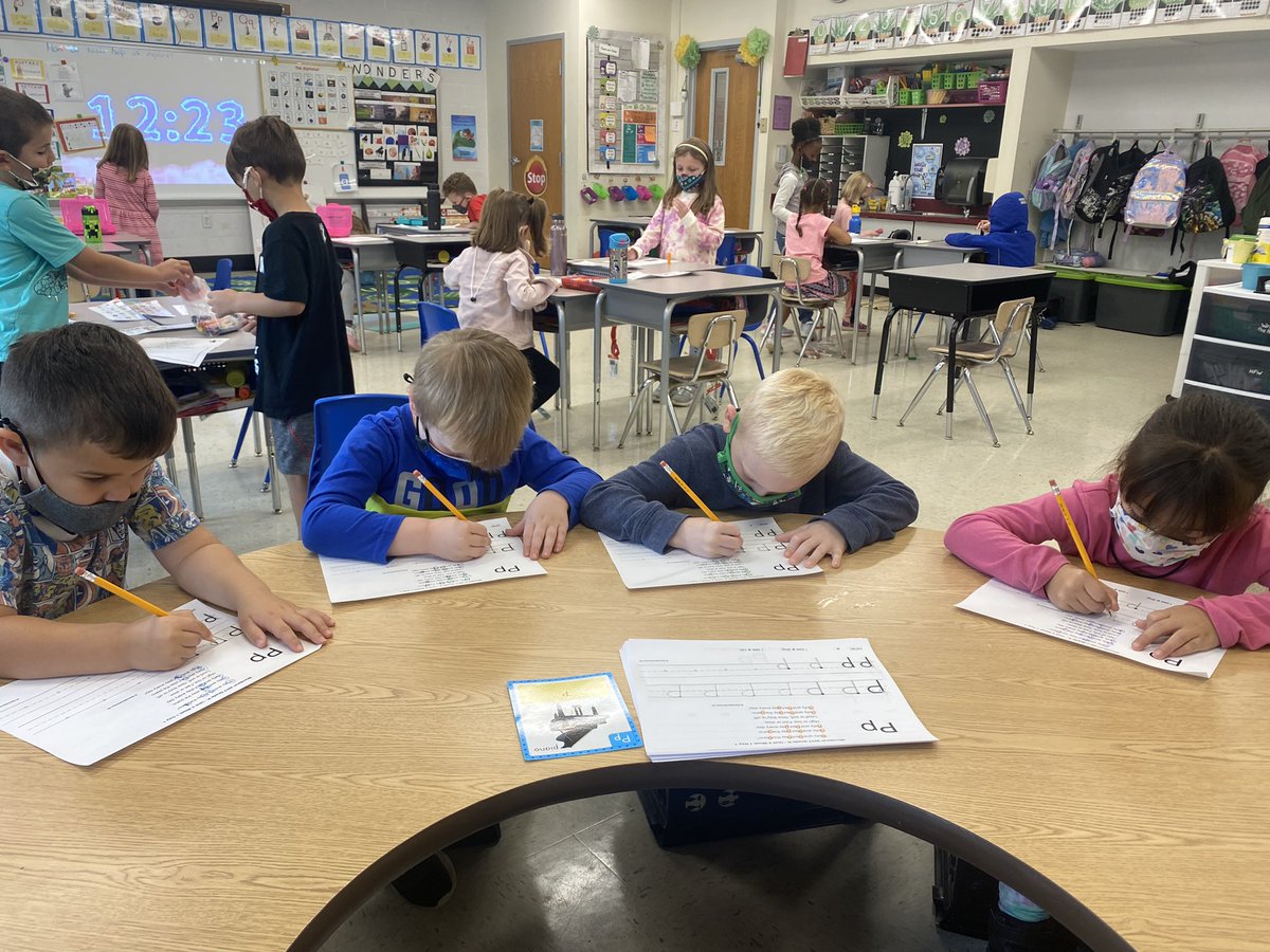 MrsNikoleSolano's tweet photo. Putting in that “word work” using our RBG3 resources! @BASDSpGarden @BethlehemAreaSD #basdignite #RBG3 https://t.co/mtjIyVKyib